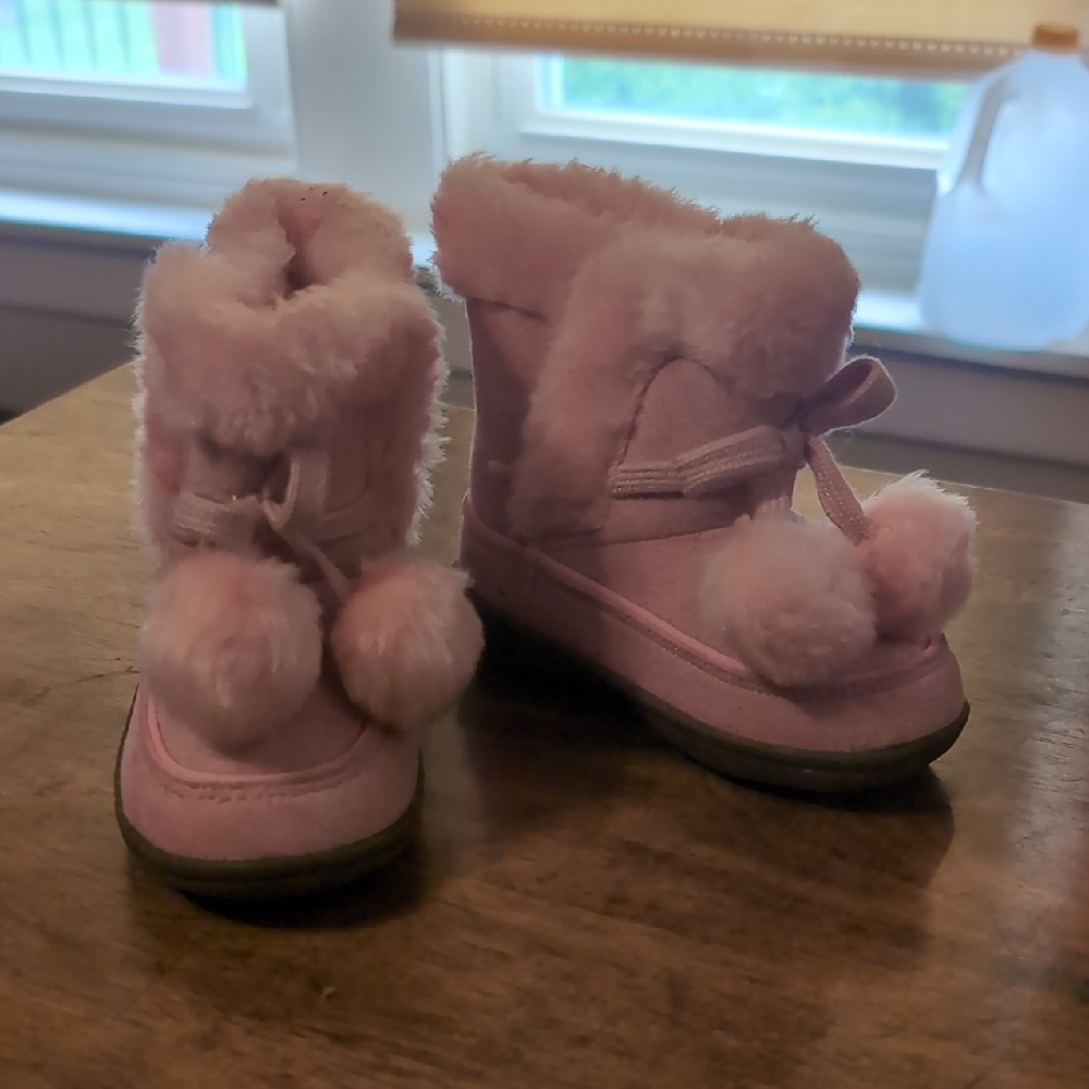 Faded Glory Kids Pink Furry Boots